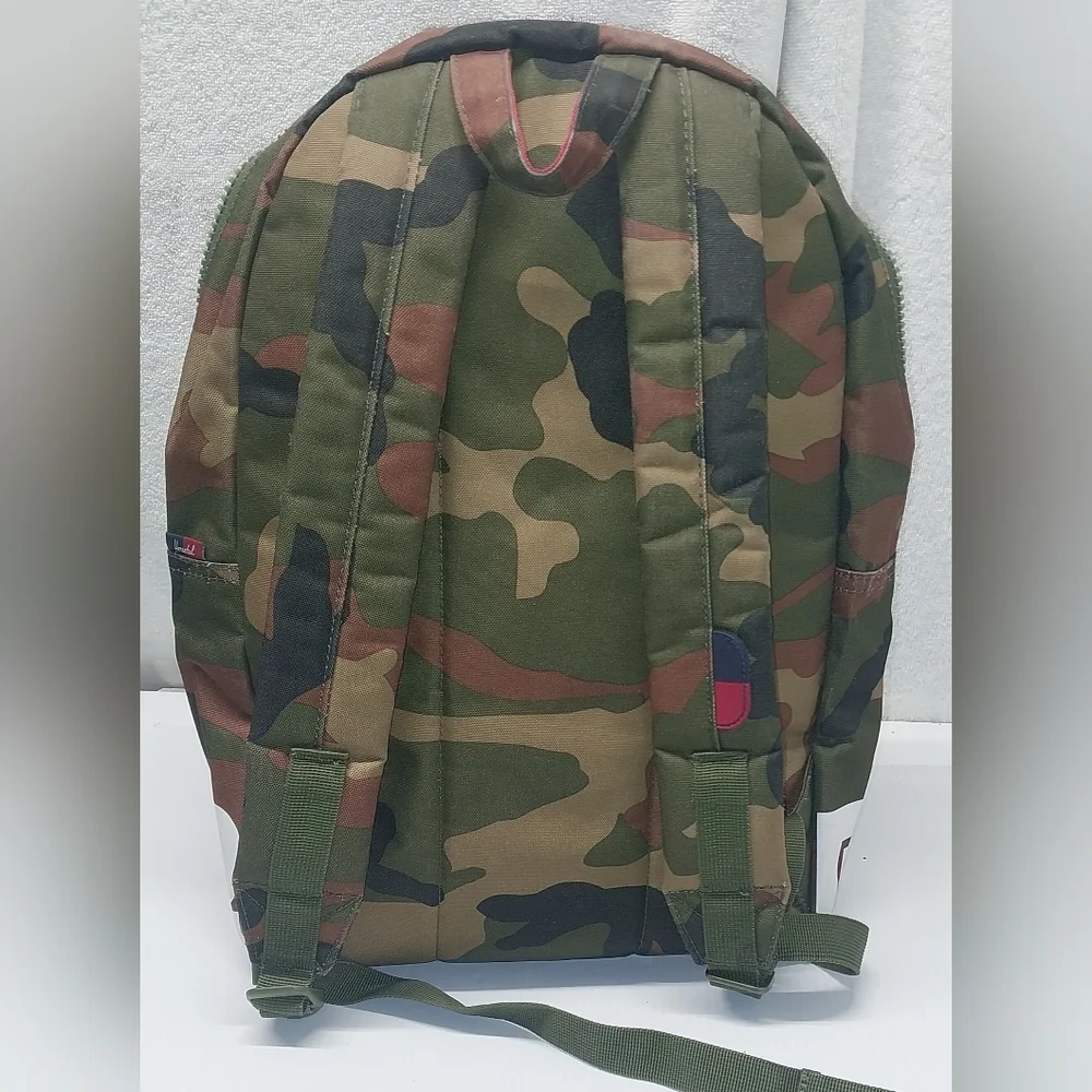 Herschel Supply Company LA Clippers  Green Camo Backpack with Logo - Picture 2 of 7